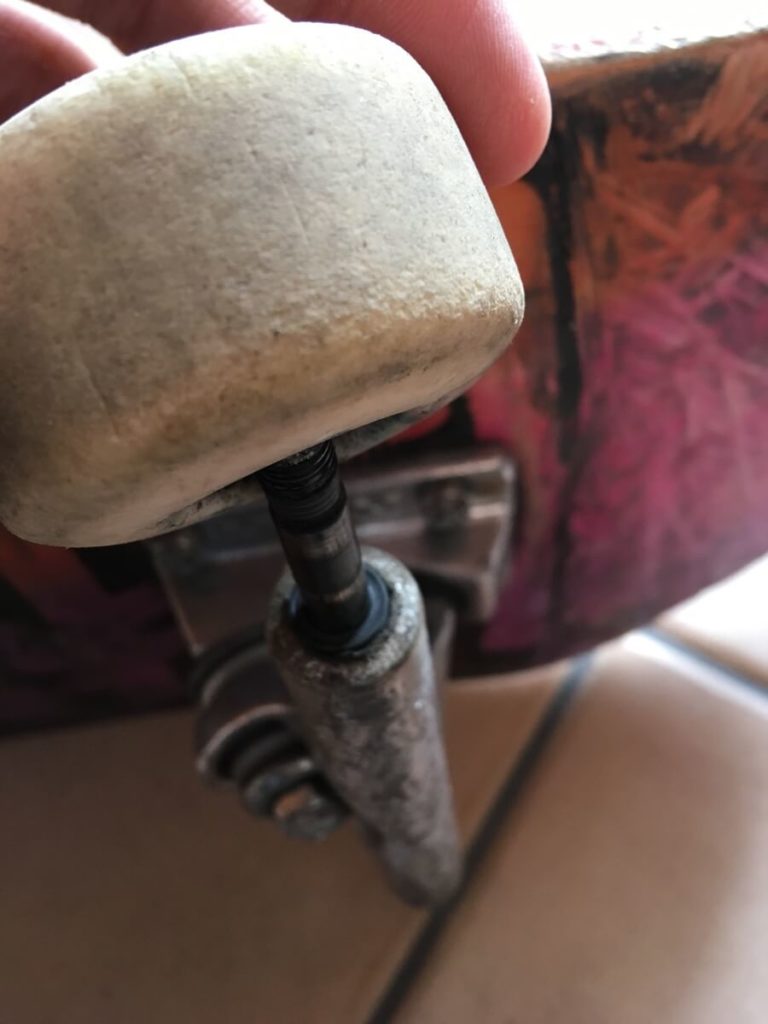 ベアリングを外す