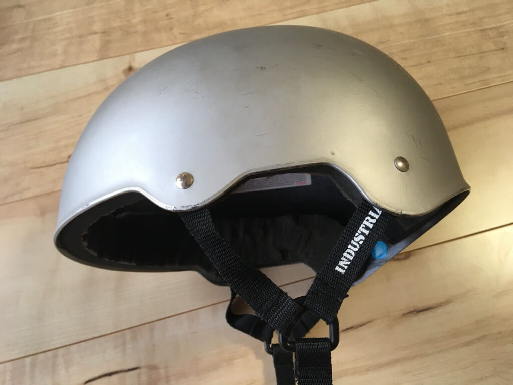 スケボーで使うヘルメット