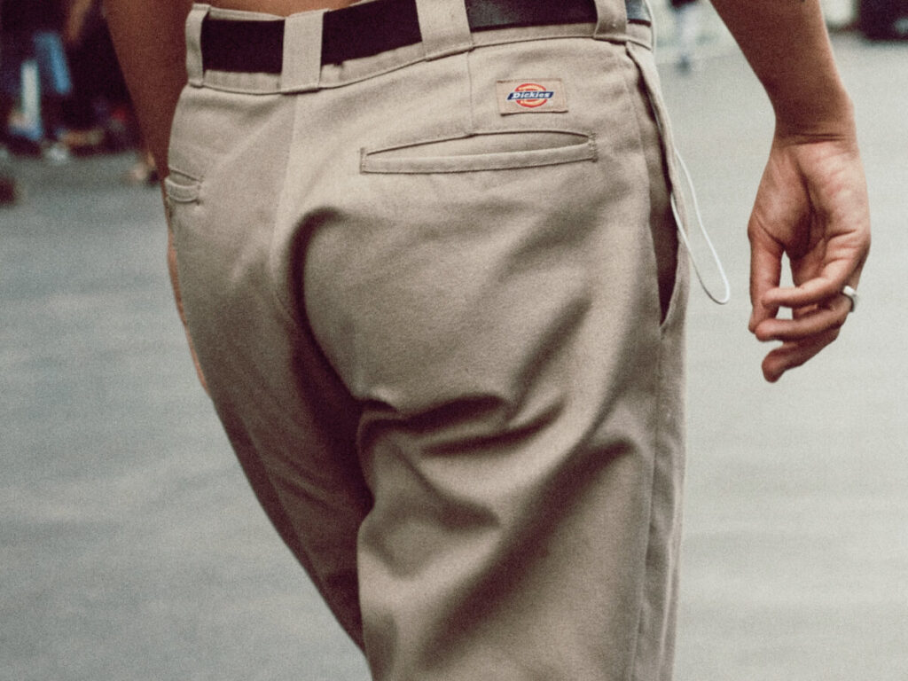 スケボーの服のDickiesのパンツ