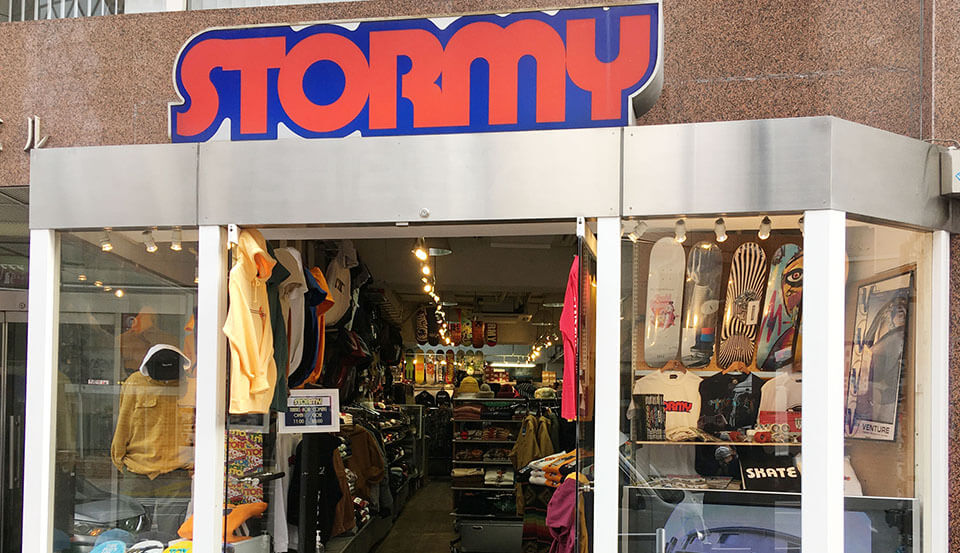スケボーショップのSTORMY