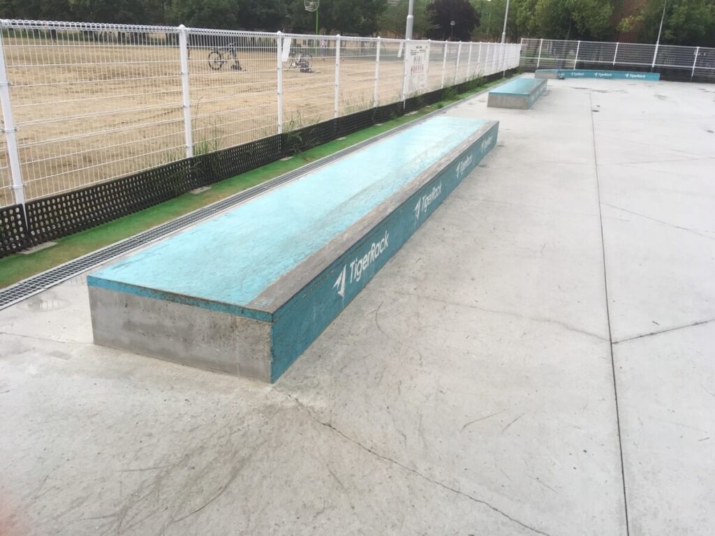 タイガーラックスケートボードパーク長居